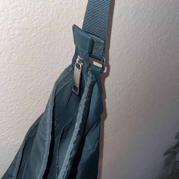 lululemon athletica Green Crossbody Bag - Picture 4 of 6